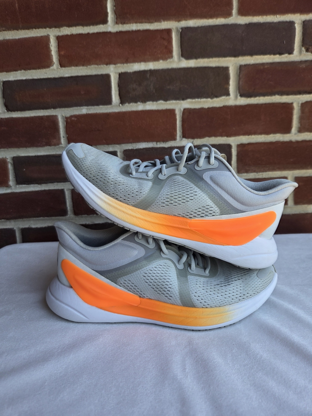 lululemon Blissfeel Women’s Running Shoes Vapor Orange White Size 7.5